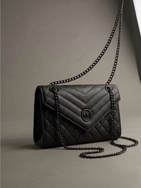 MARILYN MONROE Matte Black Quilted Chain-Shoulder Bag